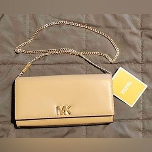 Michael Kors clutch MOTT, Truffle color with shoulder chain.